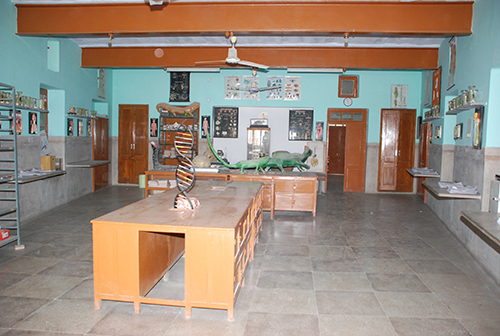 BIOLOGY LAB